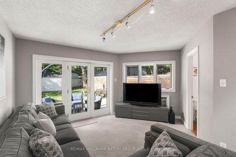 Photo 13 at 430 Roselawn Avenue, Lawrence Park South, Toronto
