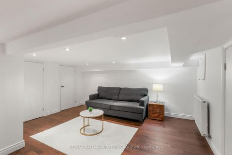 Photo 28 at 430 Roselawn Avenue, Lawrence Park South, Toronto