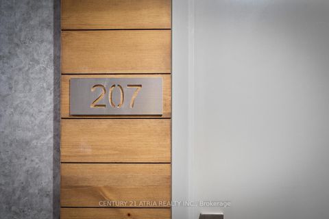 Photo 4 at 207 - 5 St Joseph Street, Bay Street Corridor, Toronto