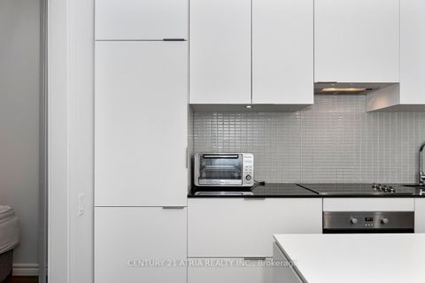 Photo 10 at 207 - 5 St Joseph Street, Bay Street Corridor, Toronto