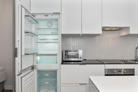 Photo 11 at 207 - 5 St Joseph Street, Bay Street Corridor, Toronto
