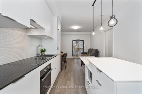 Photo 13 at 207 - 5 St Joseph Street, Bay Street Corridor, Toronto
