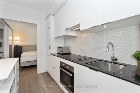 Photo 14 at 207 - 5 St Joseph Street, Bay Street Corridor, Toronto