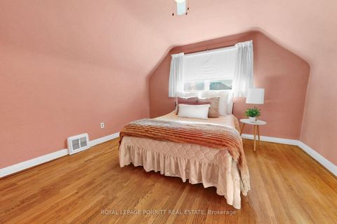 Photo 12 at 9 Putney Road, Alderwood, Toronto