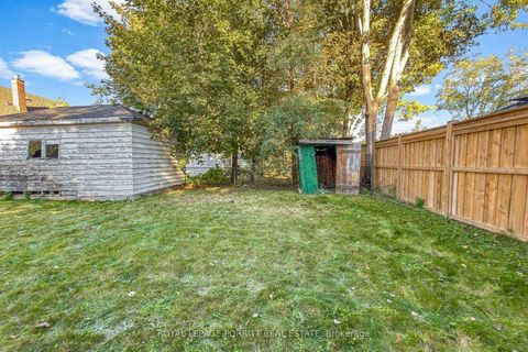 Photo 17 at 9 Putney Road, Alderwood, Toronto