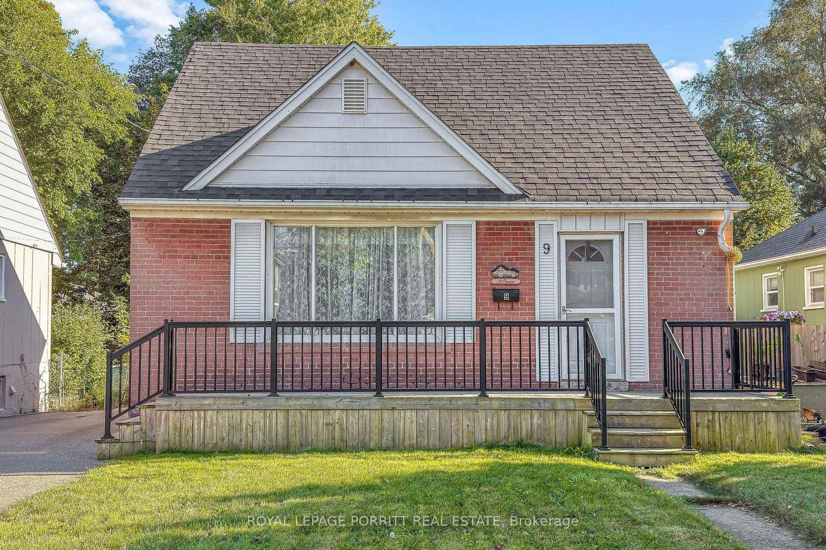 9 Putney Road, Alderwood, Toronto 