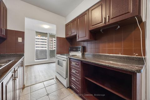 Photo 9 at 911 - 100 Prudential Drive, Dorset Park, Toronto