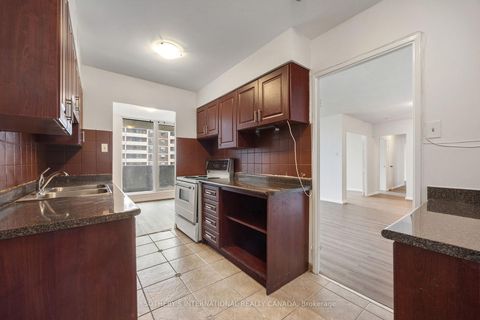 Photo 10 at 911 - 100 Prudential Drive, Dorset Park, Toronto
