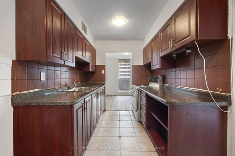 Photo 11 at 911 - 100 Prudential Drive, Dorset Park, Toronto