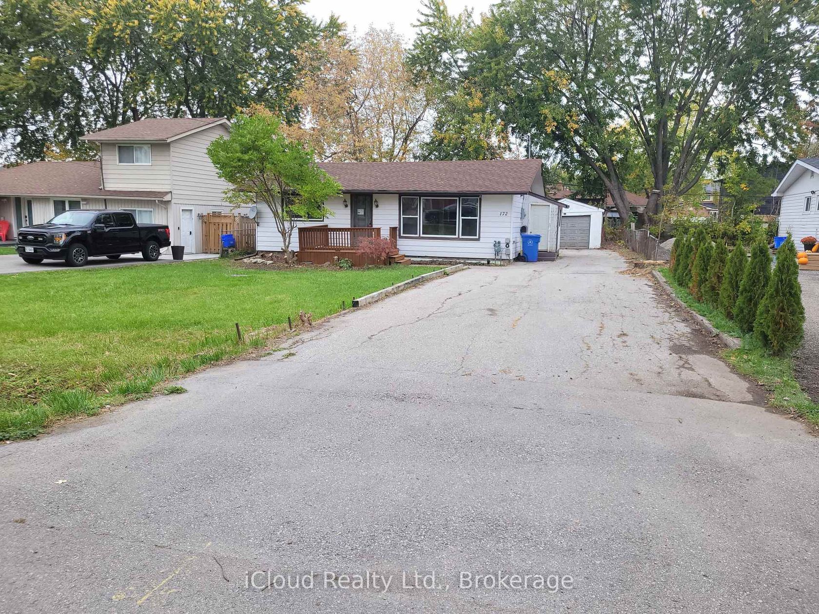 172 Silas Boulevard, Keswick North, Georgina photo number 2