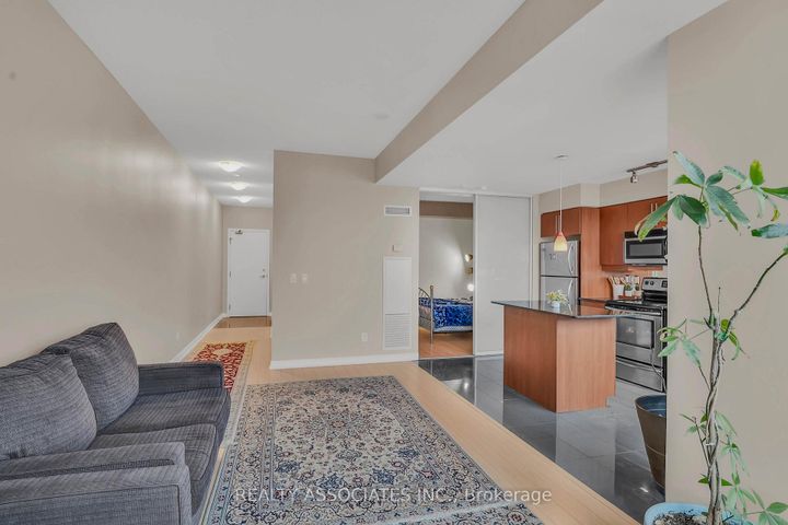 Photo 14 at 238 - 2885 Bayview Avenue, Bayview Village, Toronto