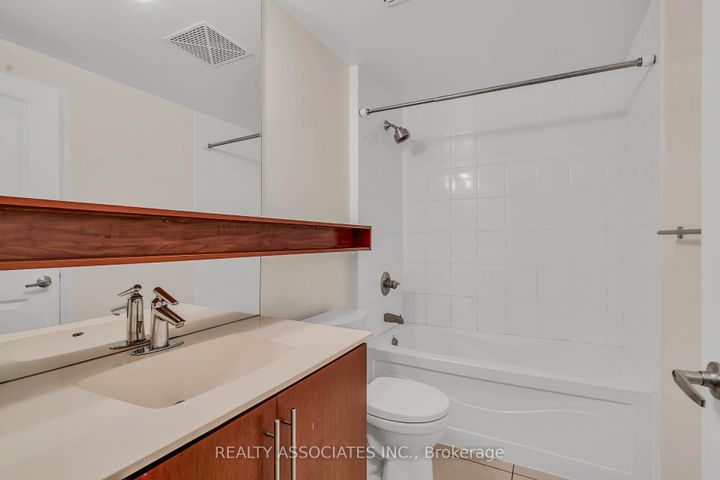 Photo 21 at 238 - 2885 Bayview Avenue, Bayview Village, Toronto