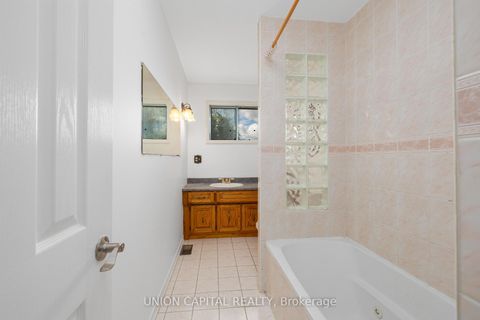 Photo 16 at 64 Canal Street, Keswick South, Georgina