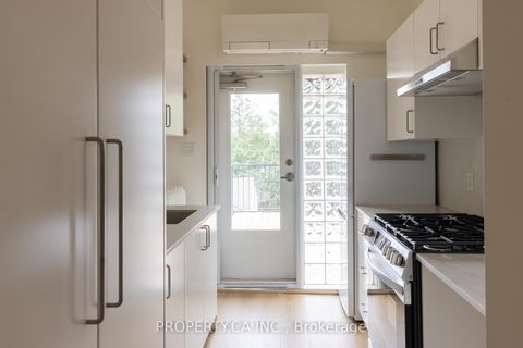 Photo 20 at 197 Roxton Road, Bellwoods, Toronto
