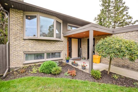 Photo 1 at 93 Grove Street E, Wellington, Barrie