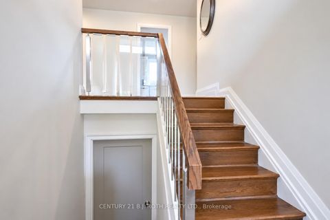 Photo 4 at 93 Grove Street E, Wellington, Barrie