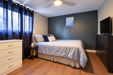 Photo 13 at 93 Grove Street E, Wellington, Barrie