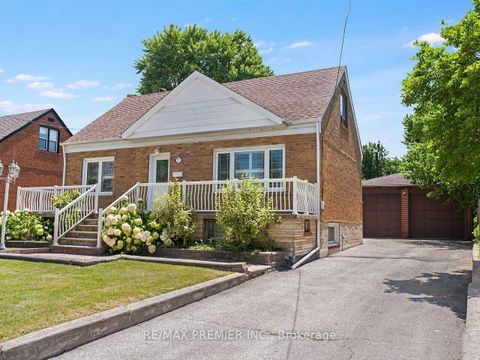 Photo 2 at 7 Mayall Avenue, CFB, Toronto
