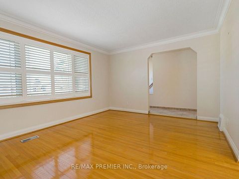 Photo 6 at 7 Mayall Avenue, CFB, Toronto