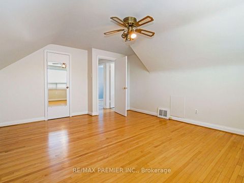 Photo 17 at 7 Mayall Avenue, CFB, Toronto