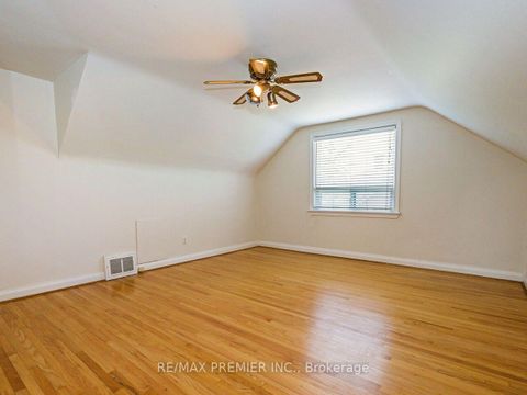 Photo 18 at 7 Mayall Avenue, CFB, Toronto
