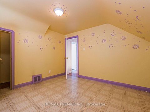 Photo 20 at 7 Mayall Avenue, CFB, Toronto