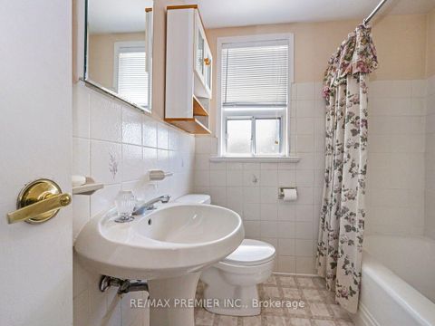 Photo 21 at 7 Mayall Avenue, CFB, Toronto