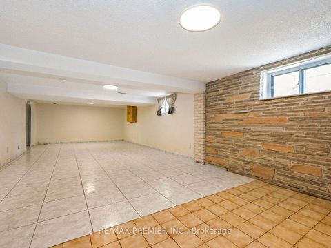 Photo 26 at 7 Mayall Avenue, CFB, Toronto