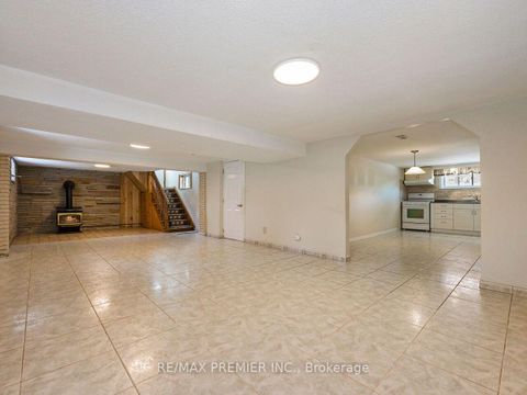 Photo 27 at 7 Mayall Avenue, CFB, Toronto