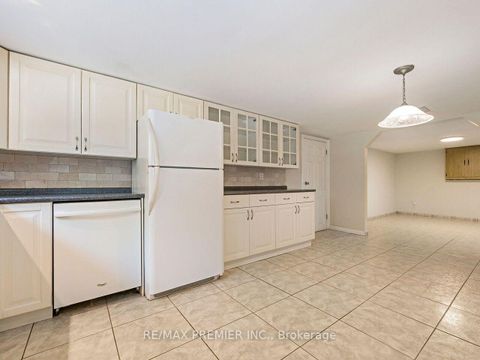 Photo 30 at 7 Mayall Avenue, CFB, Toronto