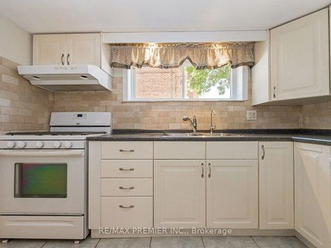 Photo 31 at 7 Mayall Avenue, CFB, Toronto