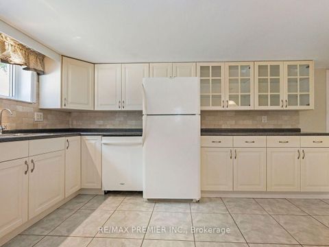 Photo 32 at 7 Mayall Avenue, CFB, Toronto