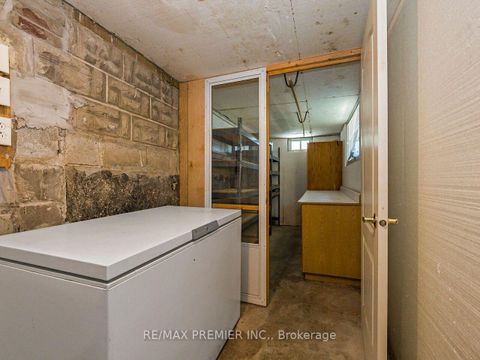 Photo 37 at 7 Mayall Avenue, CFB, Toronto