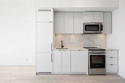 Photo 14 at 421 - 285 Dufferin Street, South Parkdale, Toronto