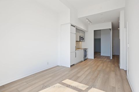 Photo 16 at 421 - 285 Dufferin Street, South Parkdale, Toronto