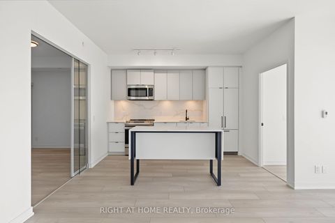 Photo 10 at 619 - 285 Dufferin Street, South Parkdale, Toronto
