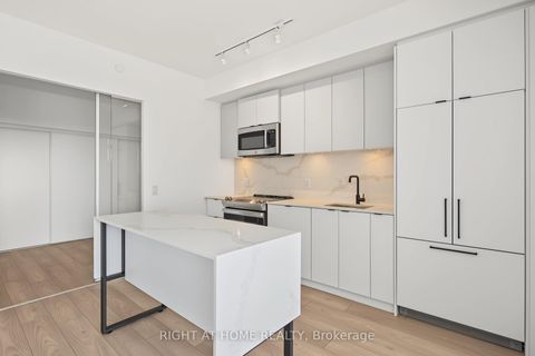 Photo 11 at 619 - 285 Dufferin Street, South Parkdale, Toronto