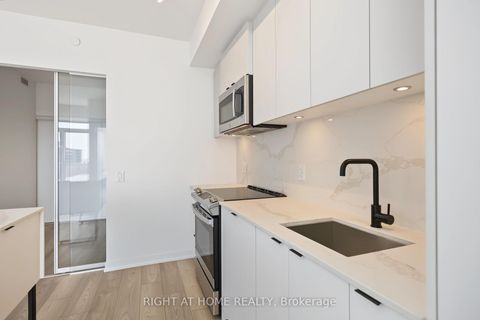 Photo 12 at 619 - 285 Dufferin Street, South Parkdale, Toronto