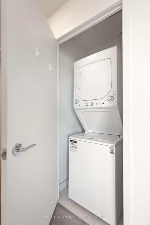 Photo 15 at 335 - 285 Dufferin Street, South Parkdale, Toronto
