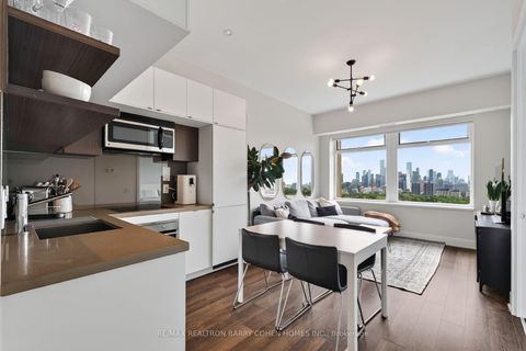 Photo 3 at 1018 - 111 St Clair Avenue W, St. Clair, Toronto
