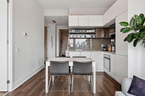 Photo 5 at 1018 - 111 St Clair Avenue W, St. Clair, Toronto