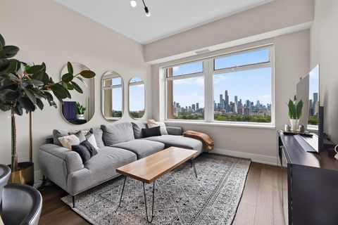 Photo 6 at 1018 - 111 St Clair Avenue W, St. Clair, Toronto