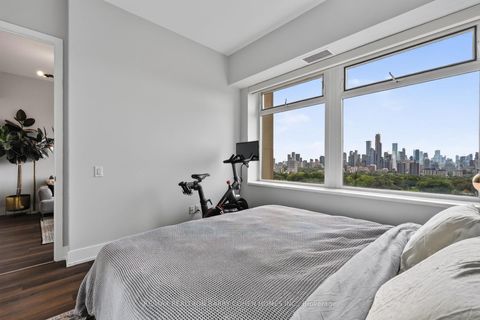 Photo 8 at 1018 - 111 St Clair Avenue W, St. Clair, Toronto