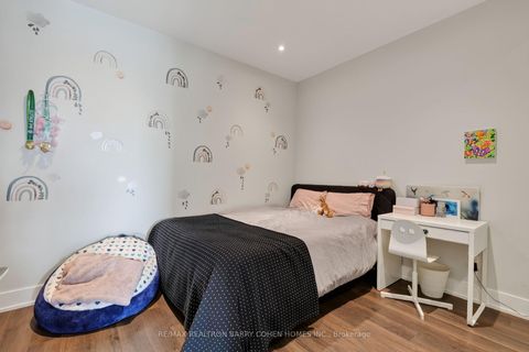 Photo 10 at 1018 - 111 St Clair Avenue W, St. Clair, Toronto
