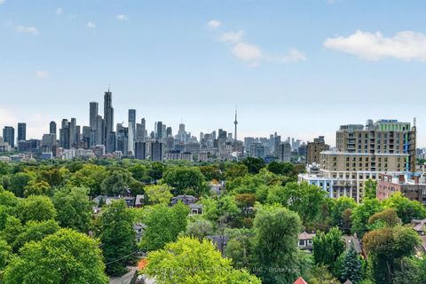 Photo 14 at 1018 - 111 St Clair Avenue W, St. Clair, Toronto