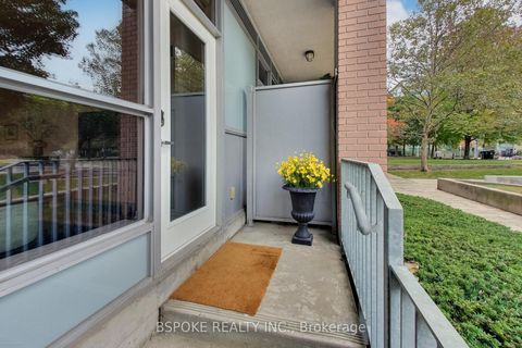 Photo 2 at 132 - 1005 King Street W, Niagara, Toronto