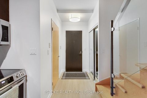 Photo 3 at 132 - 1005 King Street W, Niagara, Toronto