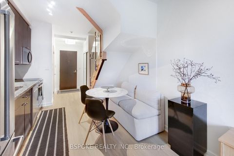 Photo 8 at 132 - 1005 King Street W, Niagara, Toronto