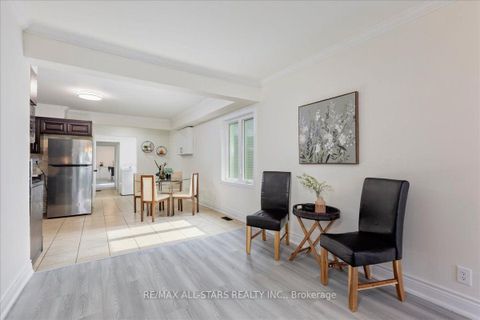 Photo 9 at 369 Lake Drive, Historic Lakeshore Communities, Georgina