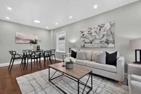 Photo 2 at 39 Rhydwen Avenue, Cliffside, Toronto